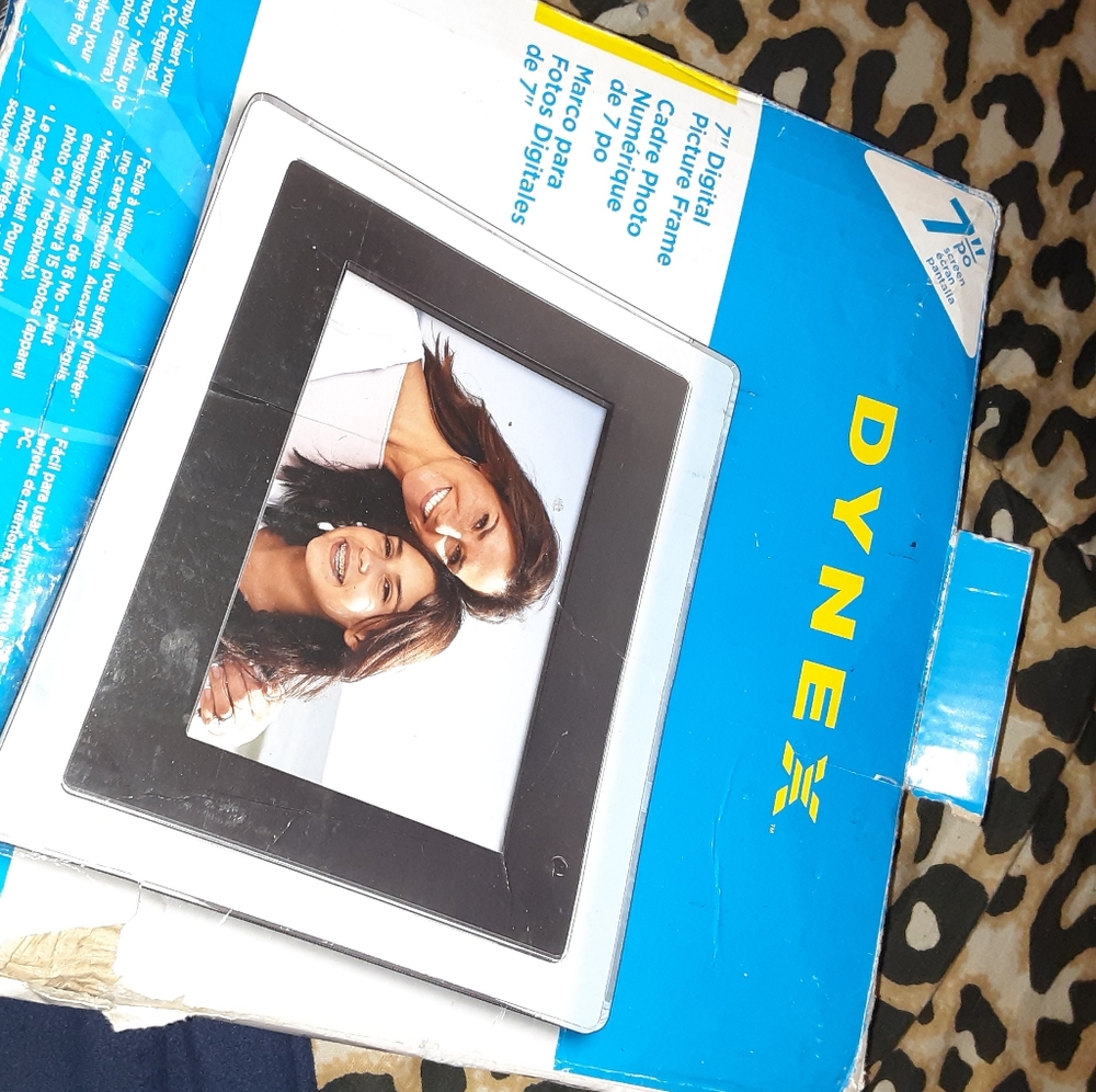 Digital Picture Frame - Picture 2 of 3